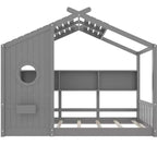 Lit cabane au sol avec étagères de rangement intégrées et toit en lattes